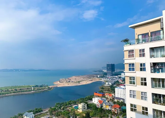 Apartment Bunhomestay ☆ Sea-view Bedroom 3br/apt☆netflix+pool☆near Harbour Ha Long